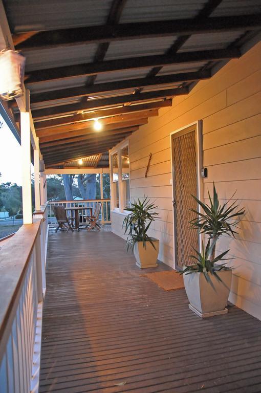 Bush & Bay Cottage Erowal Bay Номер фото